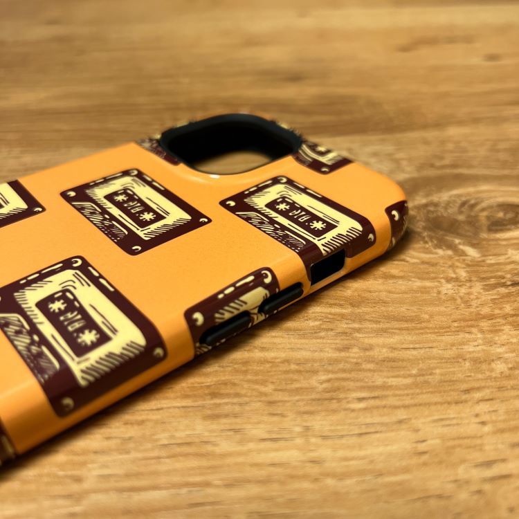 Broski dėklas su MagSafe "Audio cassette"